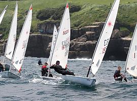 Emocionante XII Trofeo de San Pedro de Vela Ligera de la RCAR en las aguas de Gijón