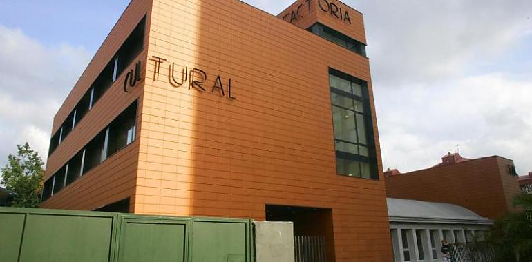 Luis Gago cierra su exposición "Musivario" con un taller de mural cerámico en la Factoría Cultural