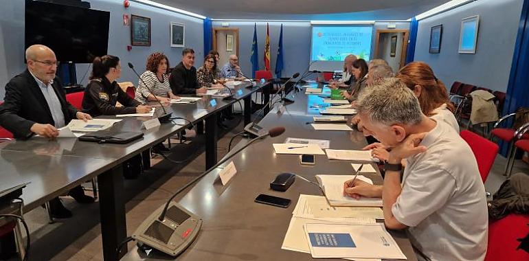 Juventud coordina la seguridad de las actividades al aire libre en verano para proteger a los más jóvenes