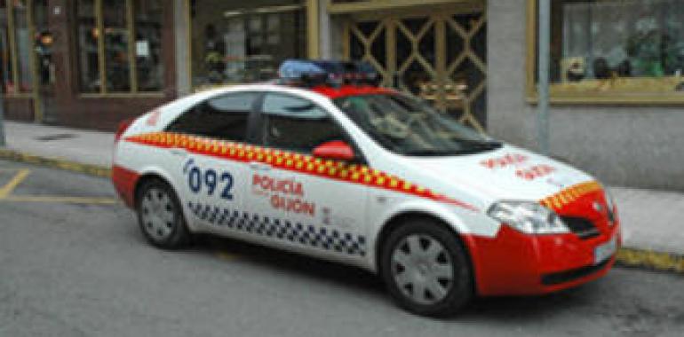 Destrozavehículos detenidos por la Policía Local de Gijón