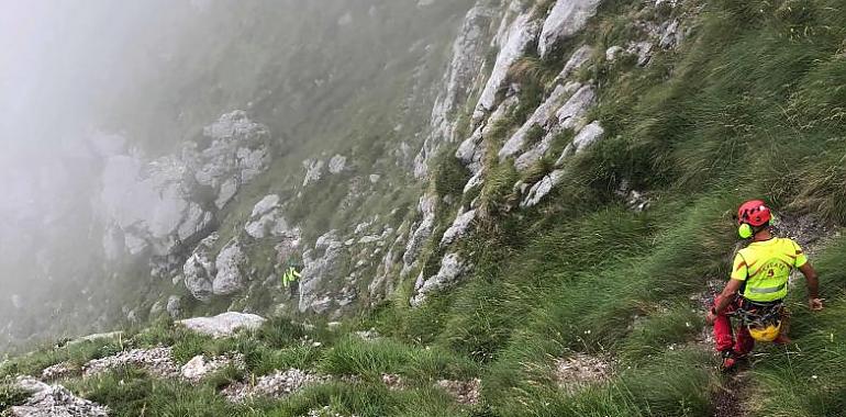 Rescate heroico en Cabrales: Escalador salva la vida tras una caída de 20 metros