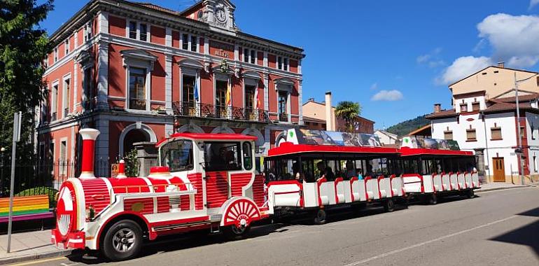 El Tren Turístico de Aller regresa este verano con nuevos y atractivos itinerarios 