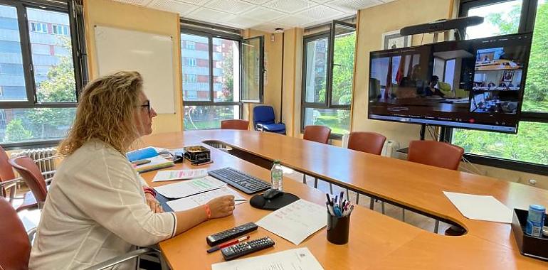 La Consejera de Educación pide a los sindicatos un "gesto de buena voluntad" para negociar