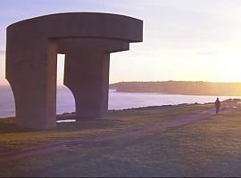 Heroica actuación de la Policía Local de Gijón salva la vida a un hombre en el Cerro de Santa Catalina