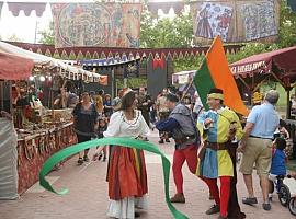 El Mercado Medieval de San Agustín en Avilés: Un viaje al pasado con más de 100 puestos de artesanía, espectáculos y actividades para toda la familia