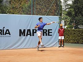 Emocionante inicio en el Torneo de Tenis de Oviedo: Remontadas sorprendentes y gran actuación en dobles