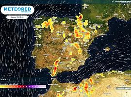 Asturias se prepara para un septiembre de tormentas: Expertos alertan sobre riesgo de lluvias torrenciales