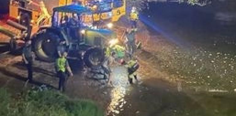 Tragedia en Asturias: Dos hombres pierden la vida al caer su coche desde un puente al Río Eo