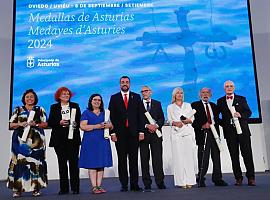 Adrián Barbón destaca una Asturias “madura y unida” durante la entrega de las Medallas de Asturias 2024