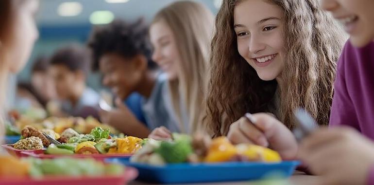 Gijón estudia implementar la línea caliente en los comedores escolares para mejorar la calidad de la comida en 2025