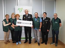  La Policía Nacional entrega un cheque solidario de más de 670.000 euros al Teléfono de la Esperanza tras la Carrera Ruta 091 en Oviedo