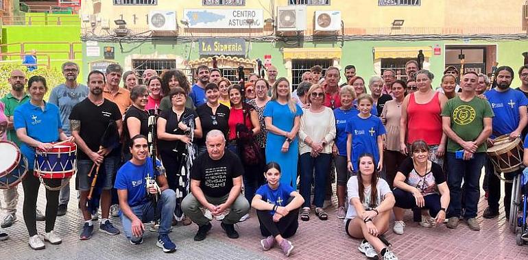 La Escuela de Asturianía reúne en Alicante a más de 50 apasionados de la gaita y el baile tradicional asturiano