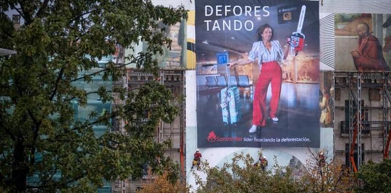 Greenpeace denuncia al Banco Santander por su vínculo con la deforestación en Brasil con una impactante acción en Santander