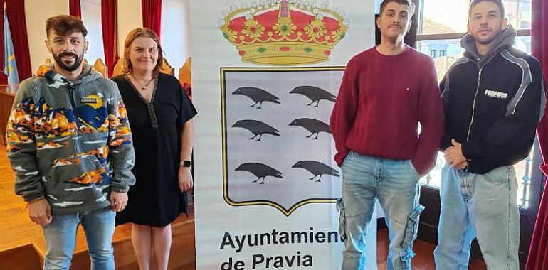 Bus 15, ganadores de FestiAMAS 2024, celebran su cictoria en el Ayuntamiento de Pravia y preparan su primer disco