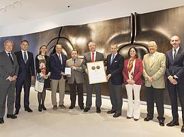 La Cámara de Comercio de Gijón otorga a Caja Rural de Asturias la Medalla Conmemorativa del Centenario de FIDMA