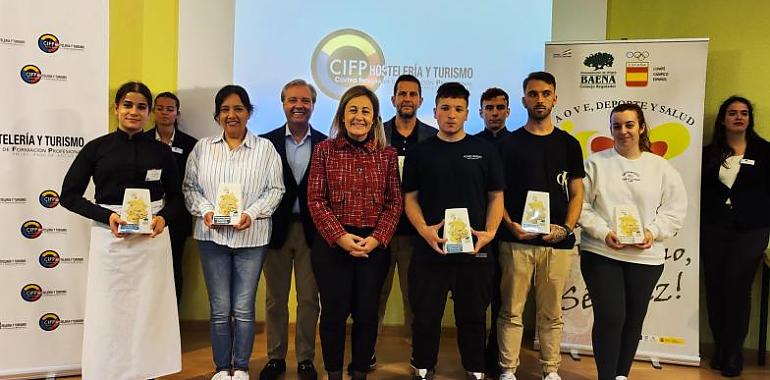 Raquel Gago y Brianda Insúa, de los centros IES Pravia y Escuela de Hostelería de Gijón, triunfan en el concurso de tortillas de la DO Baena en Asturias