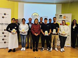 Raquel Gago y Brianda Insúa, de los centros IES Pravia y Escuela de Hostelería de Gijón, triunfan en el concurso de tortillas de la DO Baena en Asturias