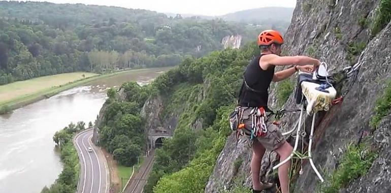  Existe un deporte extremo llamado “planchado extremo” en el que la gente va a lugares remotos y plancha su ropa