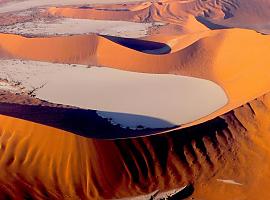 Jesús Huertas conquista el Concurso Nacional de Fotografía Geológica con una impresionante imagen del desierto de Namibia