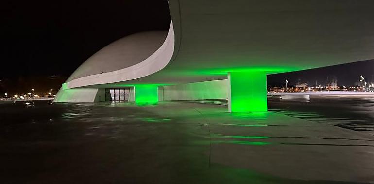 El Centro Niemeyer y edificios emblemáticos de Asturias se iluminan de verde en apoyo a la candidatura de la Cultura Sidrera a la UNESCO