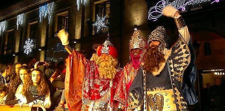 Avilés se prepara para el gran desfile de los Reyes Magos: un desembarco único por la ría