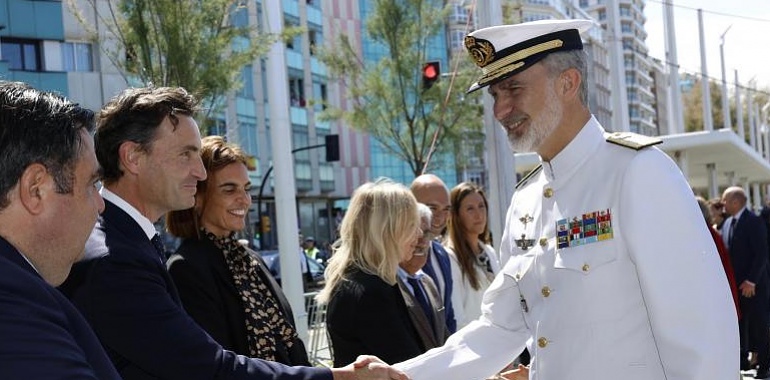 Jorge González-Palacios recibe la Cruz del Mérito Militar Aeronáutico con distintivo blanco por su gestión del Día de las Fuerzas Armadas en Gijón