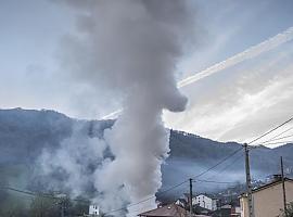 Terror en Palaciós: una sombra incendiaria acecha el pueblo mientras la Guardia Civil investiga a contrarreloj