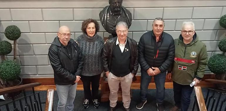 El Club Deportivo Turón y el fotógrafo José Ramón Viejo, galardonados con el premio “Mierense del Año”