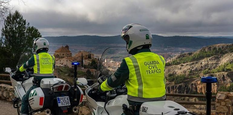 Alcohol, delitos y temeridad al volante: detenido en el Corredor del Nalón un conductor sin carné y con tres órdenes de búsqueda