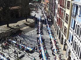 Avilés estrena nuevo espacio y amplía plazas para su gran Comida en la Calle: más de 15.000 sillas listas para la fiesta del Bollo