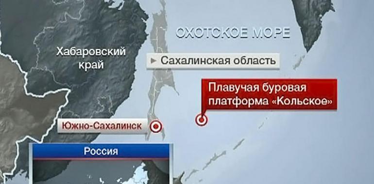 Prosiguen las labores de rescate en la plataforma petrolera hundida en la costa de Sakhalin