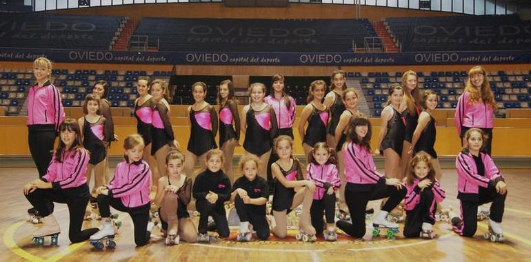 Exhibición navideña de patinaje artístico en el Palacio de Deportes de Oviedo