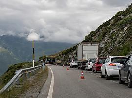 Entrar y salir de Asturias se complica: Pajares suma cortes a las obras del Huerna