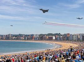 Gijón vuelve a mirar al cielo: horarios, aeronaves y claves del Festival Aéreo de su vigésimo aniversario