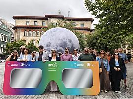 Asturias reparte 52.500 gafas para el eclipse: dónde conseguirlas y cómo comprobar que son seguras