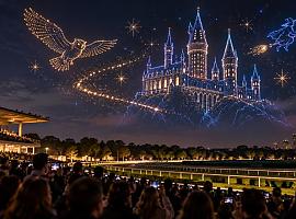 El cielo de Madrid se convierte en Hogwarts: 1.200 drones recrean la magia de Harry Potter en el Hipódromo de la Zarzuela