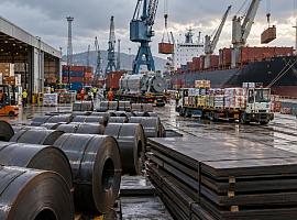El acero enfría las exportaciones asturianas: 220 millones menos mientras emerge una economía que vende cada vez más cosas al mundo