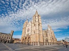 León al otro lado de la Cordillera: cuatro días de tapas, vidrieras y otoño desde Oviedo desde 90 € por persona y noche