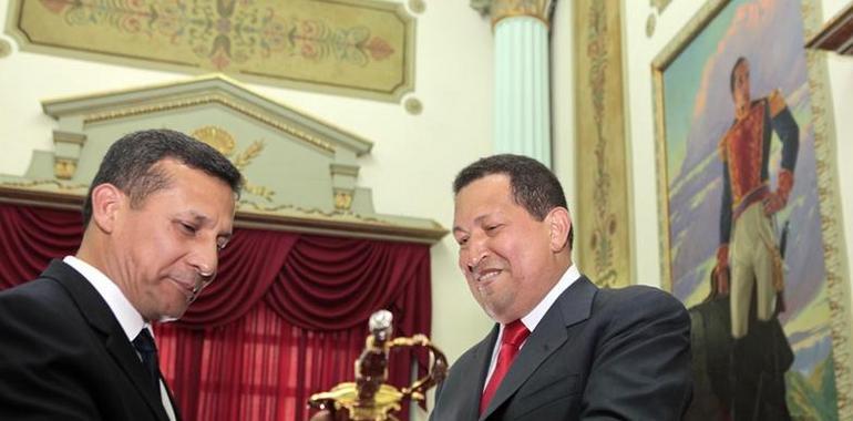 Chávez reivindica la cultura inca "arrasada por el imperio español" en su encuentro con Humala