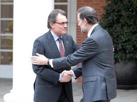 Mas ofrece a Rajoy colaborar en las grandes reformas y le plantea el pacto fiscal