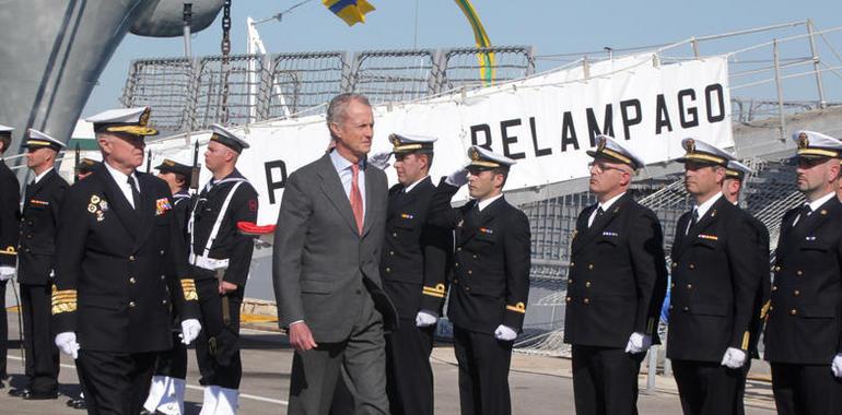 Morenés preside la entrega a la Armada del BAM Relámpago 