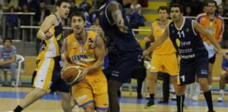 El Oviedo Baloncesto con la salvación al alcance de la mano