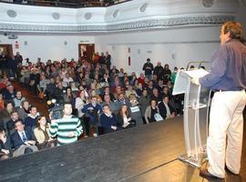 Álvarez-Cacos llena el Teatro Riera en su segundo mitin del jueves