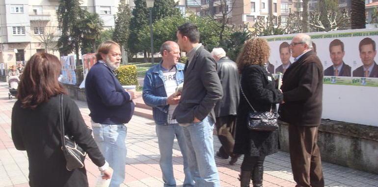 El candidato de Uras visita los mercados de Nava y La Felguera