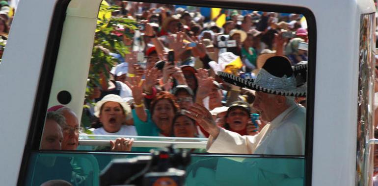 Más de 650 mil personas asisten a la cerebración eucarística del Papa Benedicto XVI en Guanajuato.