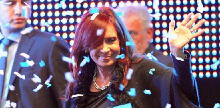 Kirchner defiende la decisión sobre YPF como "el único camino posible" hacia la soberanía hidrocarburífera