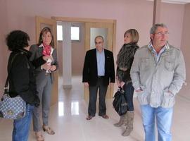 La alcaldesa conoce el fin de obra a la reforma de las antiguas escuelas de La Nueva