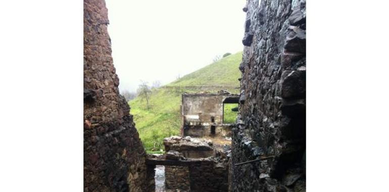 Piden colaboración ciudadana para reconstruir la casa Sumil de Piedrafita