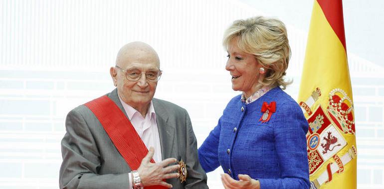 Toni Leblanc, Banco Sabadell, Cáritas, Julio Iglesias...: Aguirre premia la españolidad en el 2 de Mayo