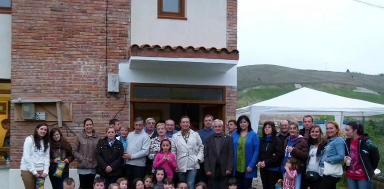 Fiesta vecinal en La Galguera para inaugurar las obras de rehabilitación de las antiguas escuelas